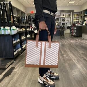 Michael Kors COOPER STRUCTURED TOTE IN LIGHT CREAM MULTI